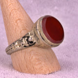 Handgravierter Ring mit  Karneol
